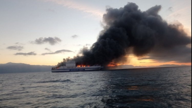 Fire breaks out on ferry: Φωτιά σε πλοίο στην Κέρκυρα: Θρίλερ με τους επιβαίνοντες – Πληροφορίες ότι αναζητούνται 11 άτομα