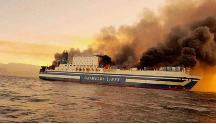 Fire breaks out on ferry: Φωτιά σε πλοίο στην Κέρκυρα: «Να χυθεί άπλετο φως στο περιστατικό» ζητά η ΠΝΟ