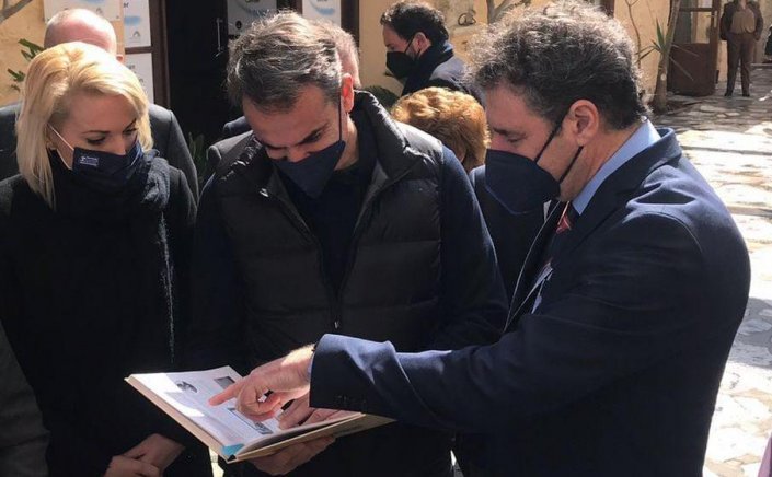 MP Katerina Monogiou: Η Κατερίνα Μονογυιού υποδέχτηκε τον Πρωθυπουργό Κυριάκο Μητσοτάκη στη Σύρο