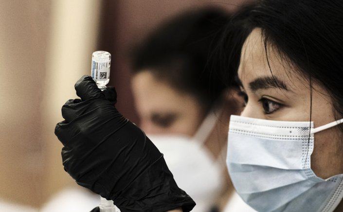 Covid-19 vacine 3rd dose: Η τρίτη δόση εμβολίου είναι κρίσιμη κατά της μετάλλαξης Όμικρον [Η Έρευνα]