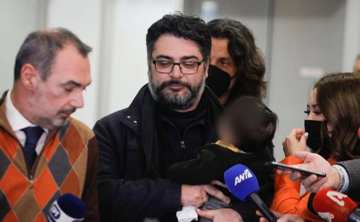 Ukraine war: Έφτασε στην Αθήνα ο Γενικός Πρόξενος στη Μαριούπολη Μ. Ανδρουλάκης: “Αυτό που συμβαίνει είναι τραγωδία”