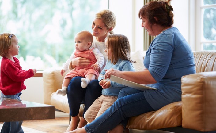 In-Home Childcare / Babysitting: Νταντάδες της Γειτονιάς και στην Μύκονο!! Ανοίγει η πλατφόρμα - Τα δικαιολογητικά για το Μητρώο Επιμελητών!!