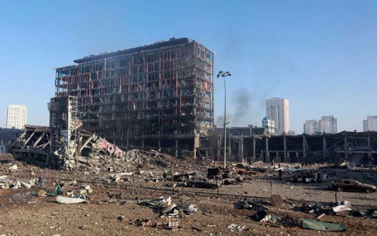 Kyiv shopping centre: Η Ρωσία ισχυρίζεται ότι το εμπορικό κέντρο που έπληξαν οι βομβαρδισμοί στο Κίεβο ήταν αποθήκη πυρομαχικών 