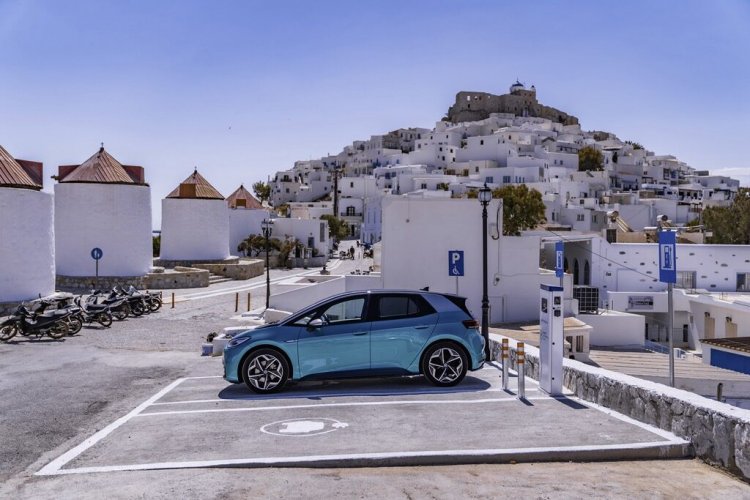 Aegean Islands - “e-astypalea”: Πόσο θα στοιχίζει η κατά παραγγελία μετακίνηση με ηλεκτρικά οχήματα στην Αστυπάλαια
