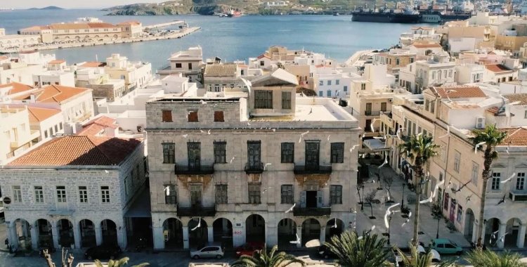 Listed Buildings in Syros: Τα διατηρητέα της Ερμούπολης εκπέμπουν SOS