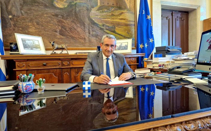 Aegean Islands: Υπεγράφη η σύμβαση για την τριετή αντιπλημμυρική προστασία της Αντιπάρου