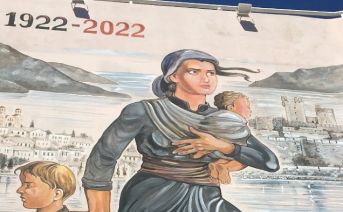 100th Anniversary of the Asia Minor Catastrophe: Η μάνα-πρόσφυγας της Μικράς Ασίας, σε γκράφιτι στη Νέα Αλικαρνασσό - Μια δράση για τα 100 χρόνια από τη μικρασιατική καταστροφή