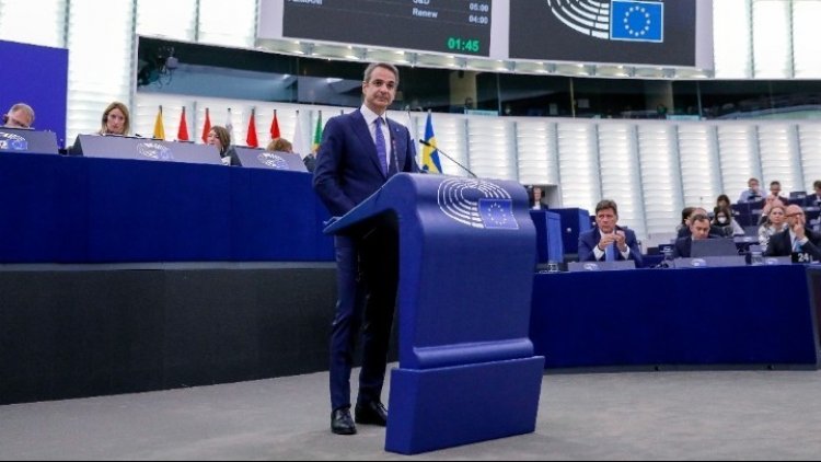 PM Mitsotakis - European Parliament : Η Ελλάδα του 2022 δεν έχει καμία σχέση με το 2015