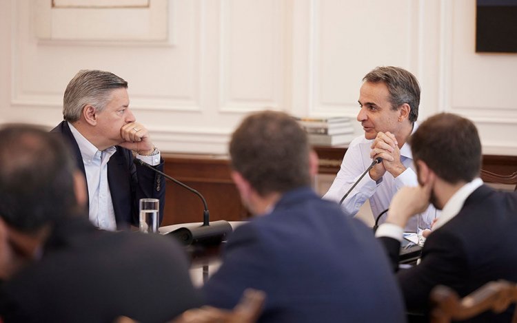 Mitsotakis meets with Netflix CEO Ted Sarandos