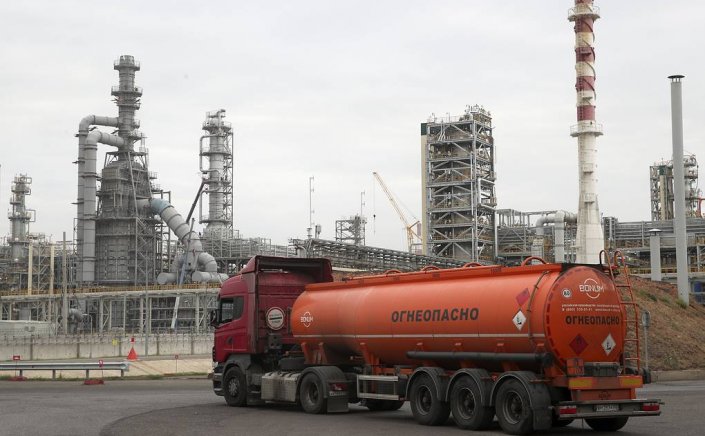 Deputy PM Novak: Η Ρωσία θα αναστείλει την προμήθεια πετρελαίου σε χώρες που θα επιβάλουν πλαφόν στην τιμή 