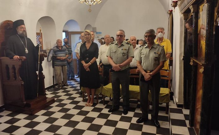 ND's MP Katerina Monogiou: Στον Πανηγυρικό Αρχιερατικό Εσπερινό του Αγίου Μάμαντος Σαντορίνης παρέστη η Κατερίνα Μονογυιού