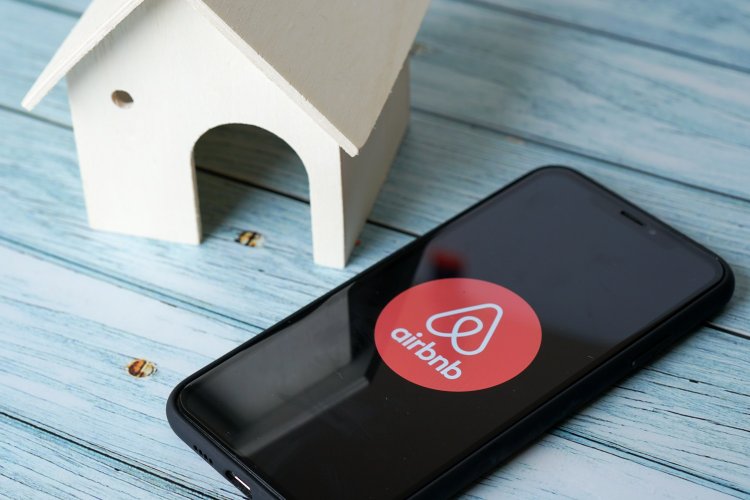 Airbnb Rules:  Η Airbnb θα αποτρέπει εκδηλώσεις & party, σε ενοικιαζόμενα σπίτια, μετά από παράπονα!!