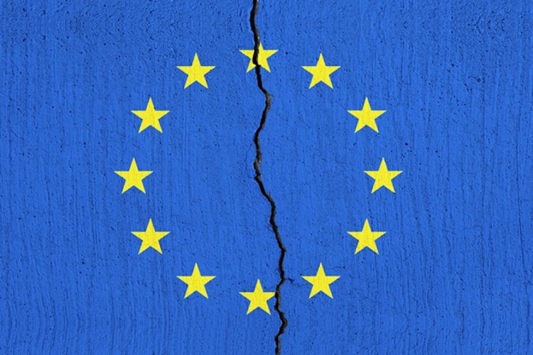 Europe in a perfect storm: Αντιμέτωπη με την “τέλεια οικονομική καταιγίδα” η Ευρώπη!! Οι ανεπαρκείς γραφειοκράτες και τα ζοφερά σενάρια!!