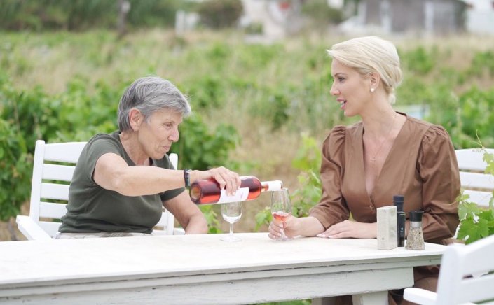 ND's MP Katerina Monogiou: Καθοριστικές οι ενέργειες της Κατερίνας Μονογυιού για την έκτακτη οικονομική στήριξη ύψους 894.311€ στους αμπελοκαλλιεργητές των Κυκλάδων