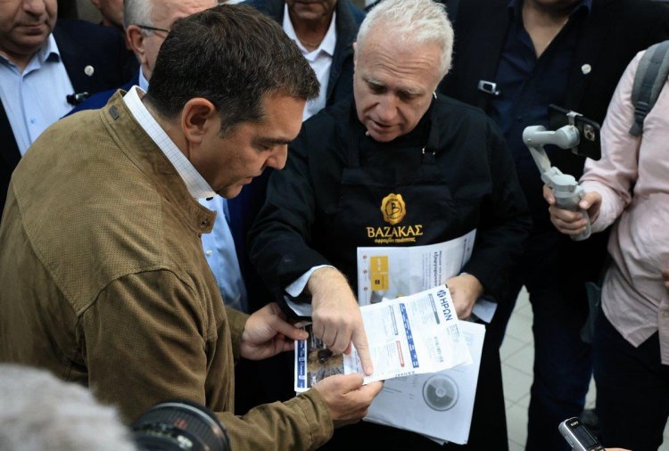 SYRIZA leader Alexis Tsipras: Αδιανόητο ότι δεν έχουν μειωθεί ΦΠΑ και ΕΦΚ που επιβαρύνουν κυρίως μικρομεσαίους