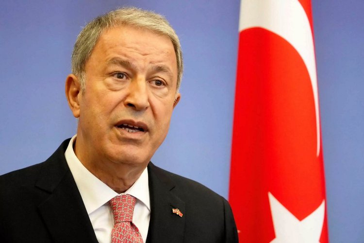Turkish Defence Minister: Ακάρ σε σύγχυση!! Αποστρατιωτικοποιήστε τα νησιά και μετά ελάτε να συζητήσουμε!!