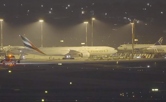 Alert at Athens airport: Έλεγχος στους επιβάτες του δεύτερου αεροπλάνου της Emirates - Συνοδεία μαχητικών προσγειώθηκε στην Αθήνα
