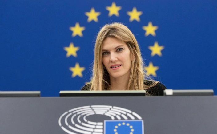 EU corruption scandal: Με Ομόφωνη Απόφαση καθαιρέθηκε από την Αντιπροεδρία του Ευρωκοινοβουλίου η Εύα Καϊλή