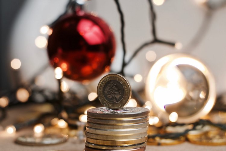 Christmas Bonus: Δώρο Χριστουγέννων!! Πώς θα υπολογίσετε το ποσό που θα λάβετε [Αναλυτικός Οδηγός]