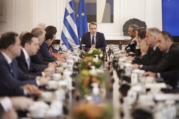 PM Mitsotakis to cabinet: Διπλή αποστολή της κυβέρνησης να πρωτοστατεί στην ανάπτυξη και να στηρίζει τους πολίτες
