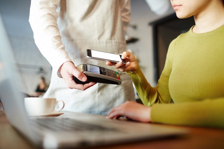Cash payment limitations: Ηλεκτρονικές συναλλαγές!! Νέα μείωση στο όριο για πληρωμές σε μετρητά!!