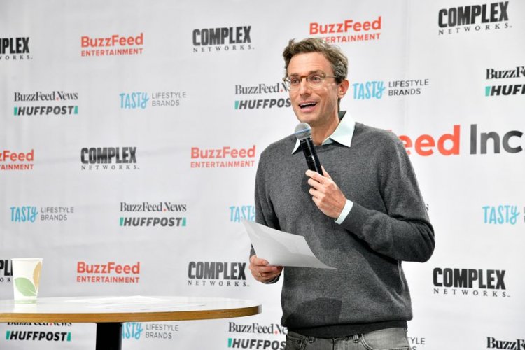 ChatGPT Creator OpenAI: Το BuzzFeed θα χρησιμοποιήσει τεχνητή νοημοσύνη για να "βελτιώσει" το περιεχόμενο και τα κουίζ του - Το ChatGPT σε ρόλο δημοσιογράφου του BuzzFeed