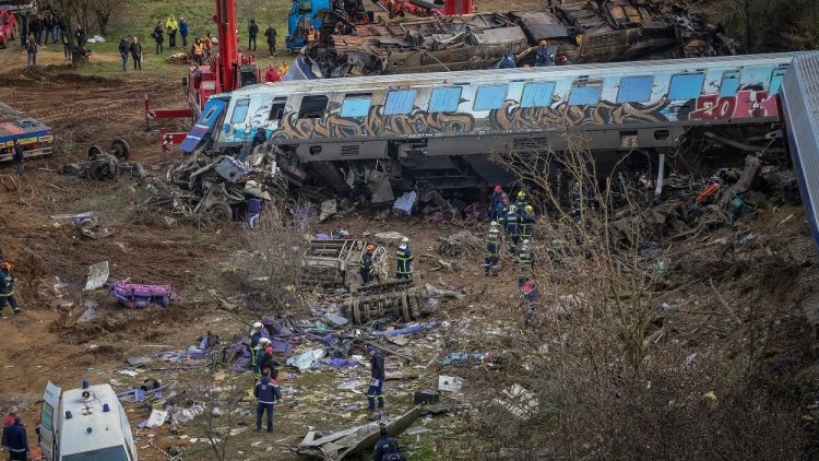 PM Mitsotakis: Τριήμερο εθνικό πένθος κήρυξε ο Κυριάκος Μητσοτάκης για τη σιδηροδρομική τραγωδία στα Τέμπη
