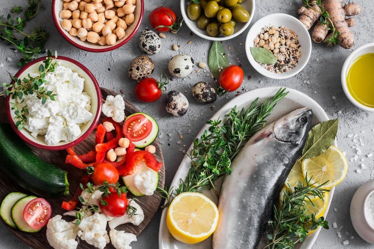Mediterranean nutrition: Η μεσογειακή διατροφή σχετίζεται με μειωμένο κίνδυνο άνοιας υποστηρίζει νέα έρευνα  [Η Έρευνα]