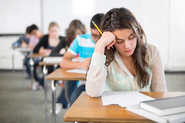 Exams 2023: Πότε θα γίνουν οι εξετάσεις σε Γυμνάσια - Λύκεια - Τι πρέπει να γνωρίζουν οι μαθητές [Εγκύκλιοι]