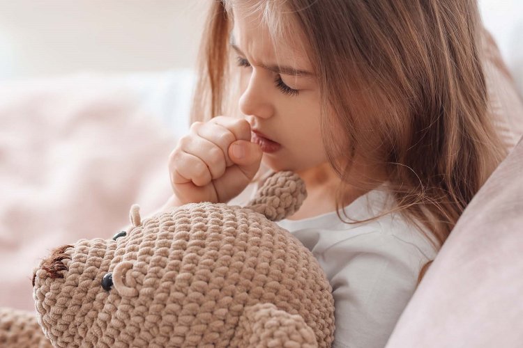 Influenza B' infections in children: Σε επιφυλακή οι παιδίατροι λόγω έξαρσης της Γρίπης Β - Πόσο θα διαρκέσει το κύμα