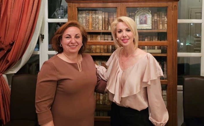 Katerina Monogiou: Περιοδεία με γόνιμες και ουσιαστικές επαφές της Κατερίνας Μονογυιού στην Κέα