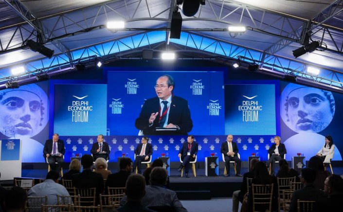 Junzheng Xiao - Κίνα προς ΗΠΑ: “Πήγαινε πιο εκεί και μην μου μπλοκάρεις τον ήλιο”