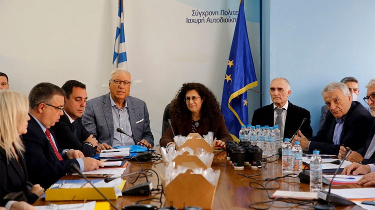 National Elections 2023- Διακομματική Επιτροπή: Διαφωνία για το debate - Όλοι θέλουν ένα εκτός από τον ΣΥΡΙΖΑ που ζητά δύο