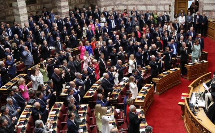 Opening of Parliament: Ορκίστηκαν οι «300» των εκλογών της 21ης Μαΐου