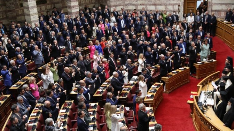 Opening of Parliament: Ορκίστηκαν οι «300» των εκλογών της 21ης Μαΐου