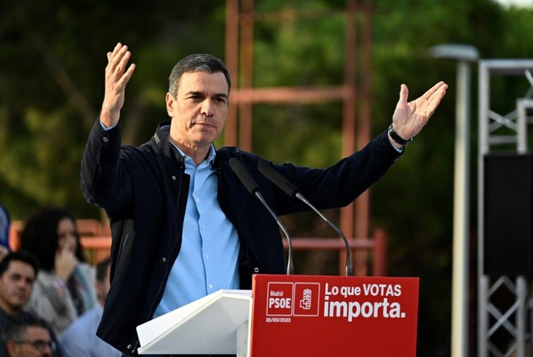 Spain’s local elections: Βαριά ήττα για τον Σάντσεθ στις δημοτικές και περιφερειακές εκλογές στην Ισπανία