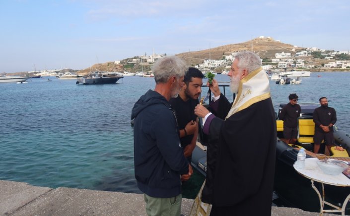 His Eminence Dorotheos B’: Αγιασμός σε φουσκωτά σκάφη της Μυκόνου