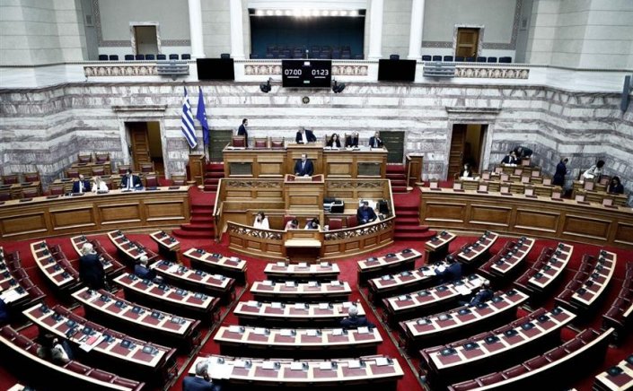 Labour Law Amendment: Τροπολογία του Υπ. Εργασίας - «Ξεπάγωμα» τριετιών στον ιδιωτικό τομέα και χορήγηση ασφαλιστικής ικανότητας σε πληγέντες