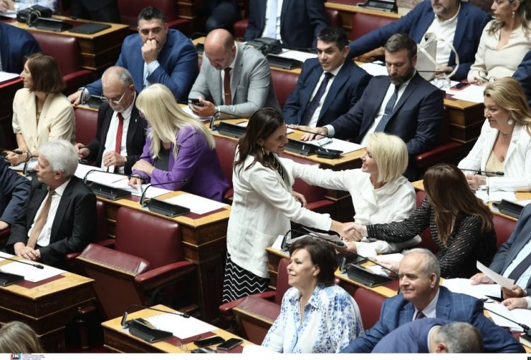 MP Katerina Monogiou: Η Κατερίνα Μονογυιού στη ψηφοφορία για την ανάδειξη του νέου Προεδρείου της Βουλής