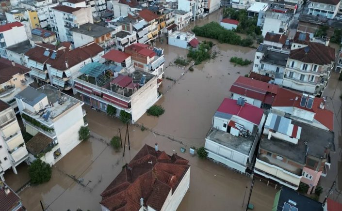 Rainstorm Daniel - Λάρισα: Πλημμύρισαν συνοικίες από το φούσκωμα του Πηνειού - Στα 9,5 m η στάθμη του ποταμού