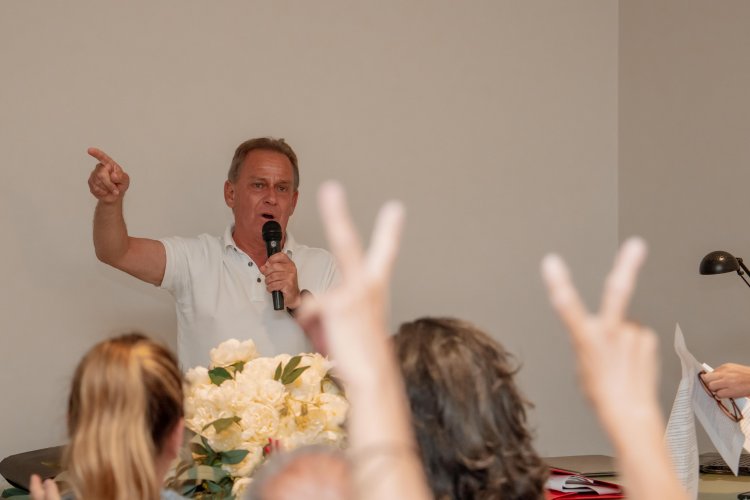 Mykonos Mayoral Election 2023 - Χρήστος Βερώνης: «Θα εργαστούμε για μία Μύκονο πρότυπο με τους πολίτες της πρωταγωνιστές»