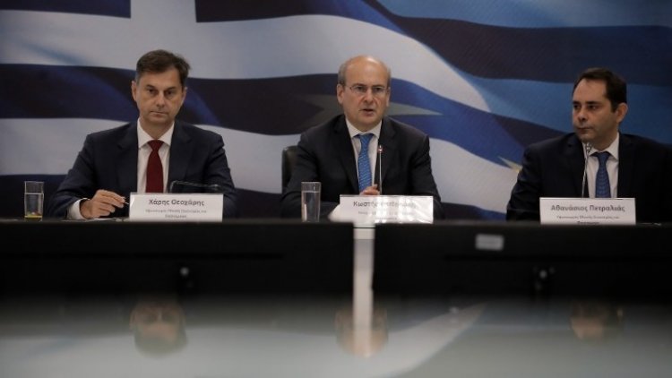 Hellenic Government announces four economic policy axes, one billion euros to support incomes