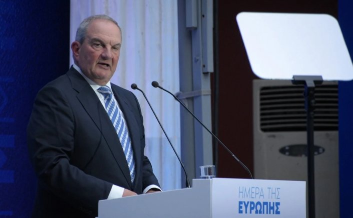 Past PM Karamanlis: Τα «χώνει χοντρά» ο Καραμανλής στην Ευρώπη - και στο Βερολίνο