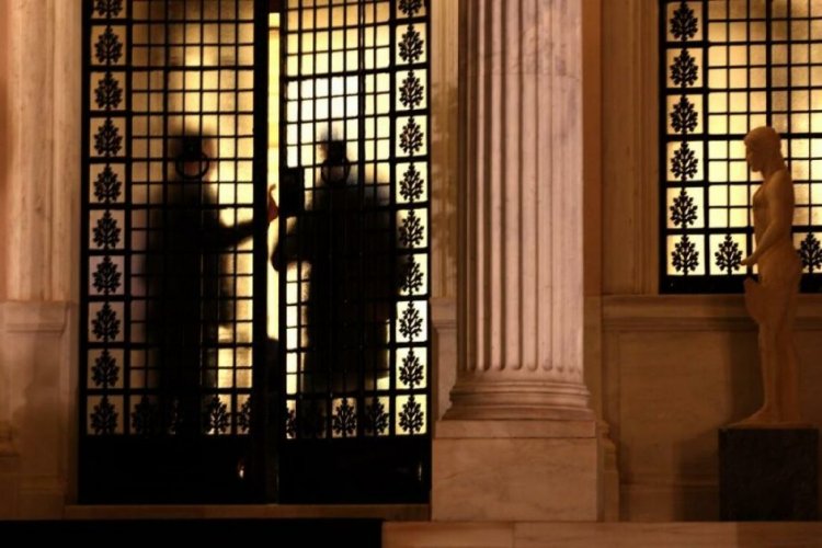 Maximos Mansion: Ποιες υπουργικές καρέκλες τρίζουν;