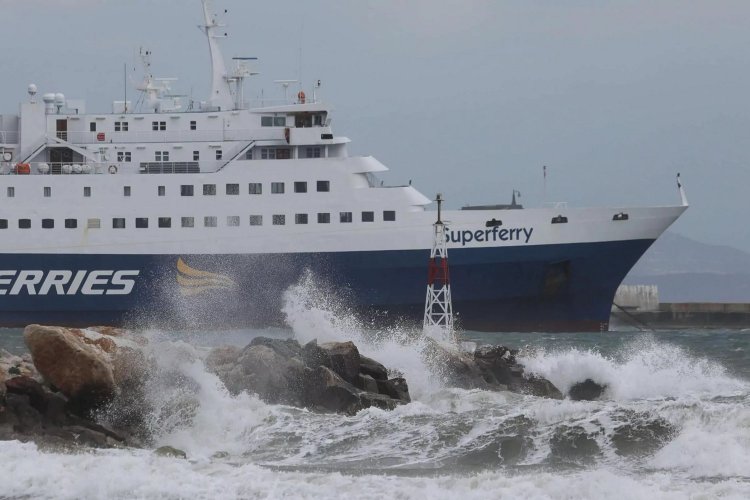 Ferry Services – Sailing ban: Απαγορευτικό απόπλου από Ραφήνα για Κυκλάδες, λόγω ισχυρών ανέμων στο Αιγαίο έως 9 bf & πρόσκαιρα με ριπές έως 10 bf