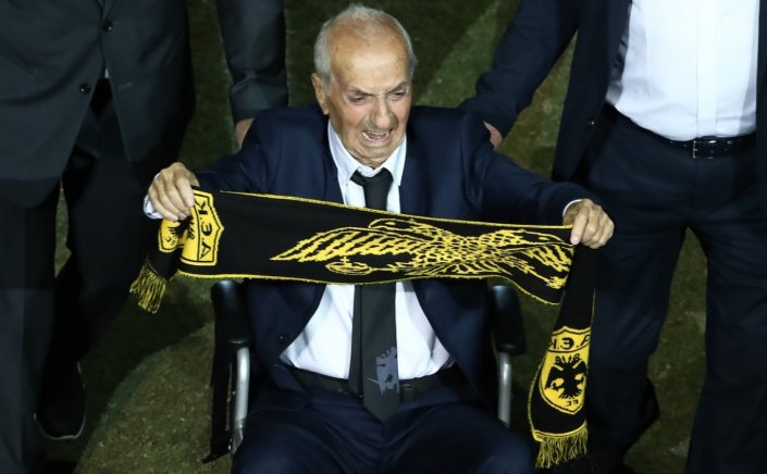 Notable Death: Πέθανε ο Κώστας Νεστορίδης, o θρύλος της ΑΕΚ - Θρήνος στο ελληνικό ποδόσφαιρο
