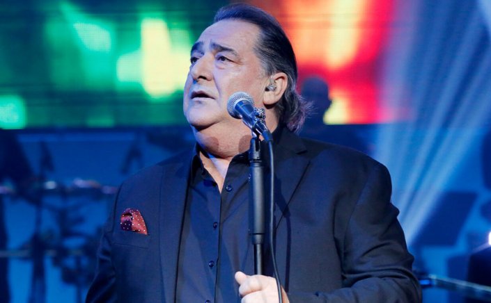 Notable Death: Θλίψη στο ελληνικό τραγούδι - Πέθανε ο Βασίλης Καρράς σε ηλικία 70 ετών