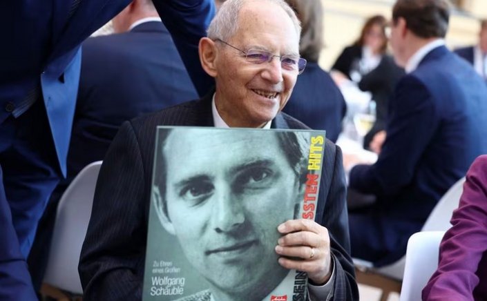Wolfgang Schaeuble: Πέθανε σε ηλικία 81 ετών ο Βόλφγκανγκ Σόιμπλε, υπουργός Οικονομικών της Γερμανίας κατά τη διάρκεια της κρίσης χρέους του ευρώ