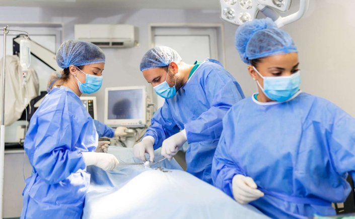 Afternoon Surgeries: «Πονοκέφαλος» για την κυβέρνηση τα απογευματινά χειρουργεία!! Οι φόβοι και οι υψηλές τιμές για μία επέμβαση!!