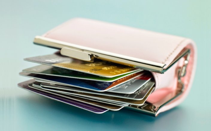 Tax Fraud: Στο στόχαστρο οι πληρωμές με προπληρωμένες κάρτες!!